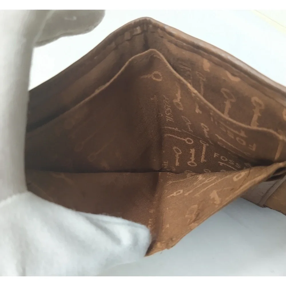 Fossil Brown Leather Credit Card ID Window Trifold Wallet